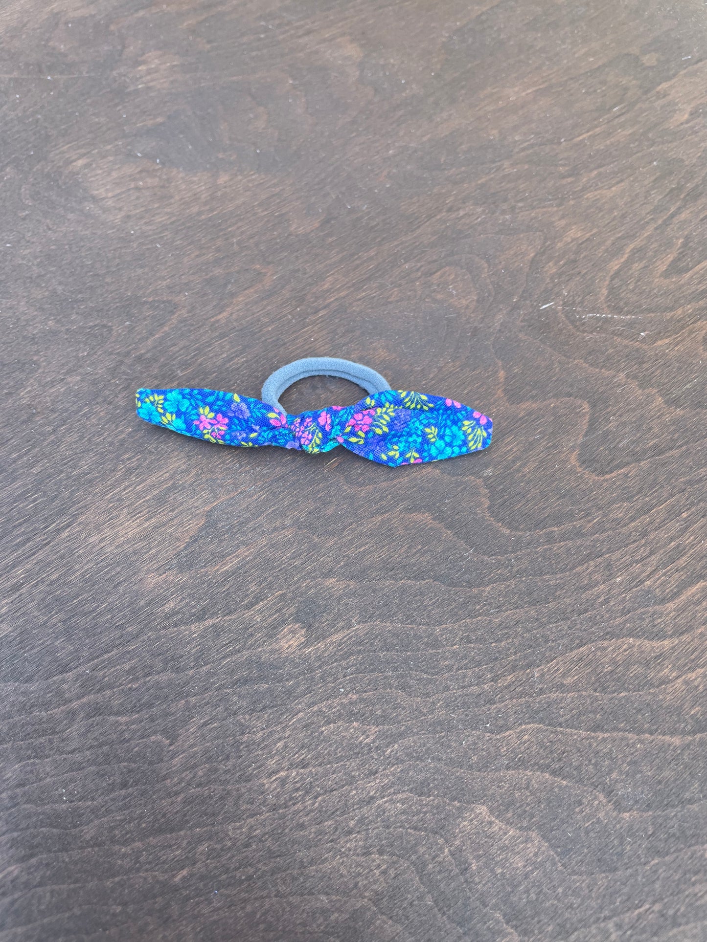 Hawaiian breeze hair tie