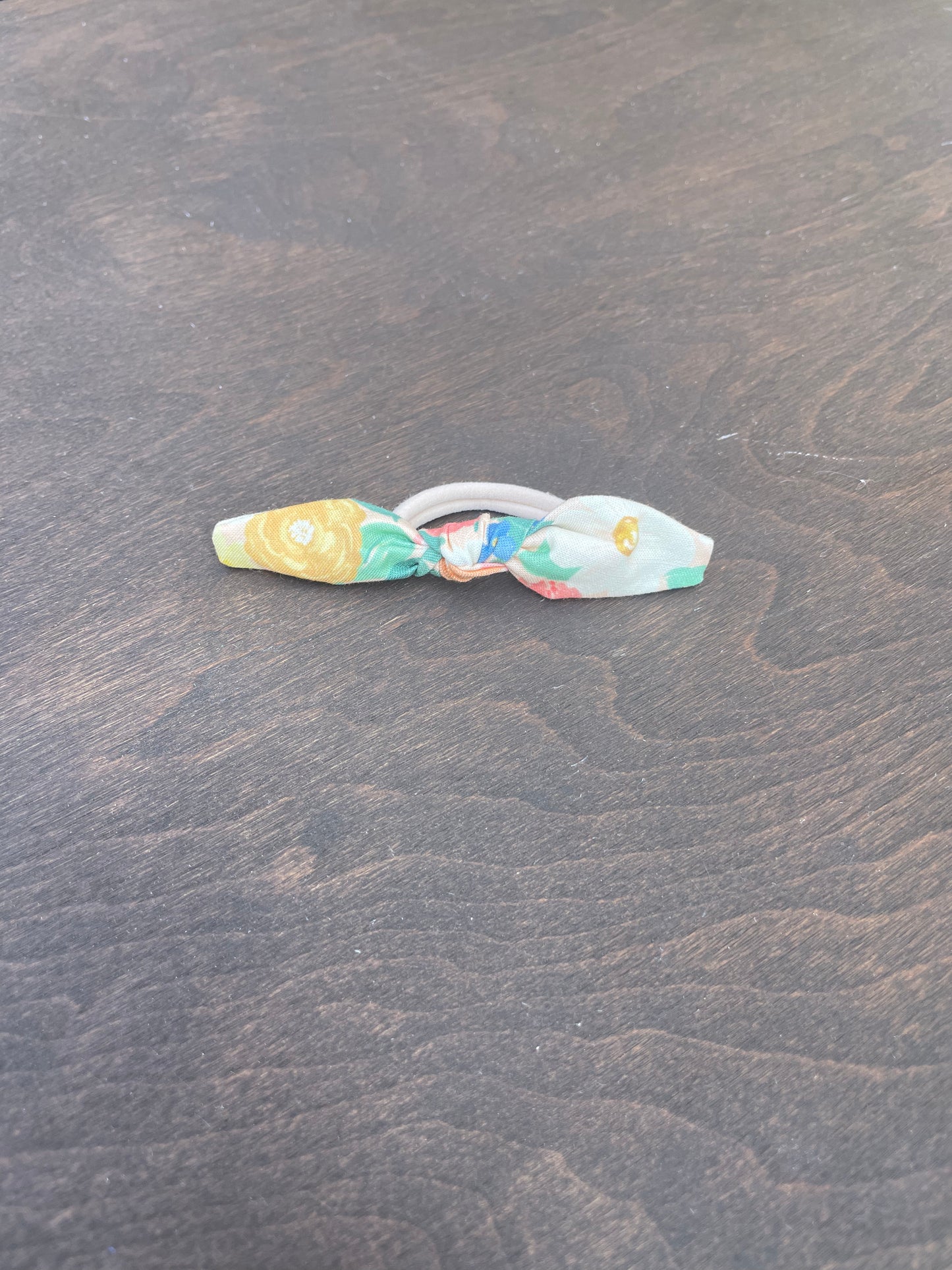 Blossom kiss hair tie