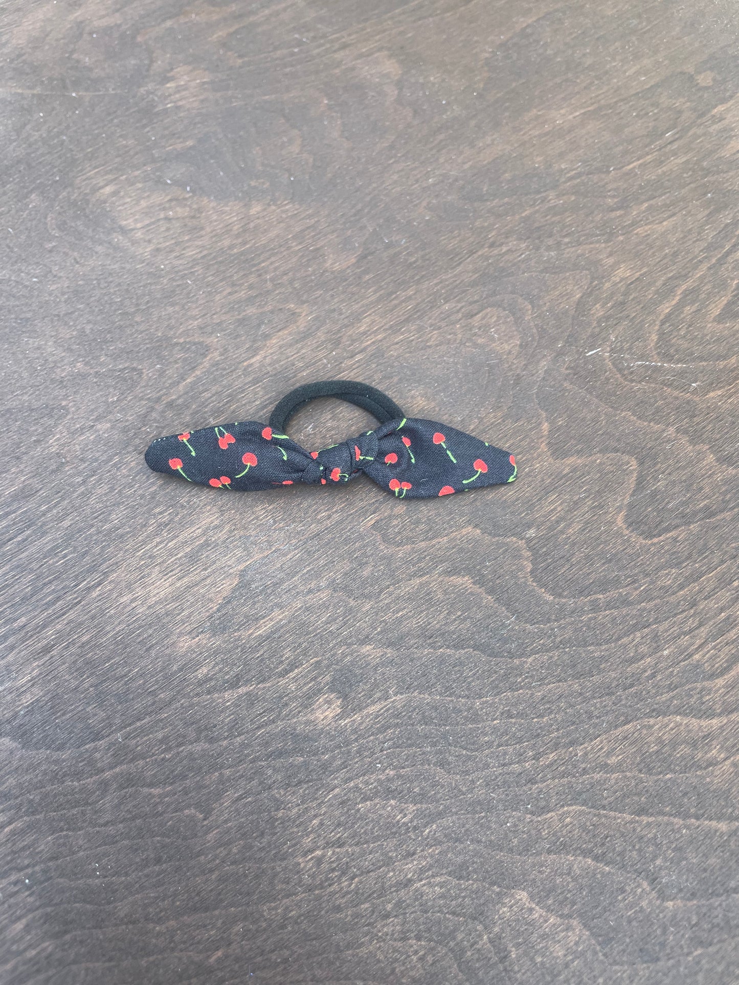 Little cherries hair tie