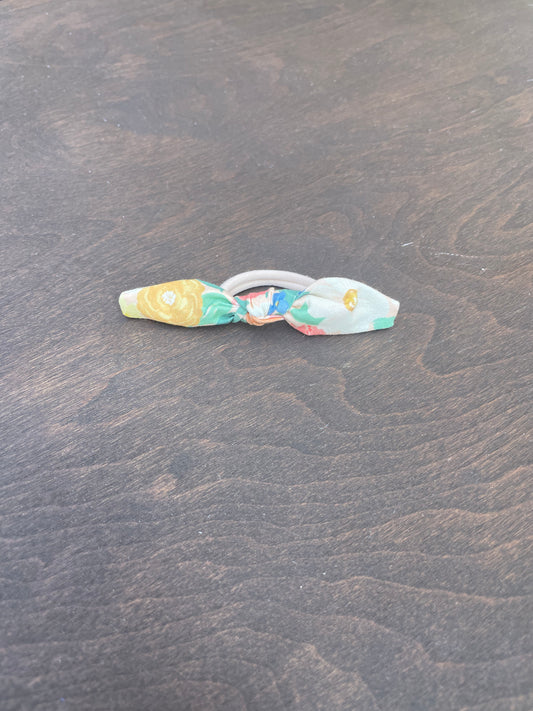 Blossom kiss hair tie